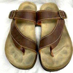Footbed leather cross strap sandals ladies sz 8